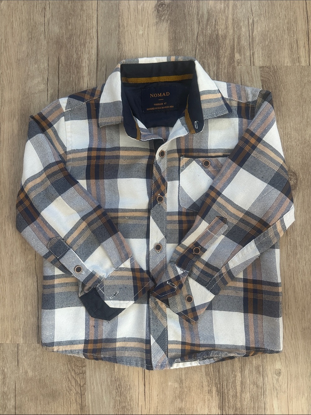 Nomad 4T Button Down